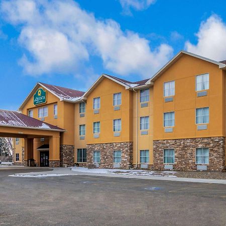 La Quinta Inn & Suites Casino And Bar By Wyndham Glendive Exterior photo