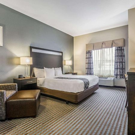 La Quinta Inn & Suites Casino And Bar By Wyndham Glendive Room photo