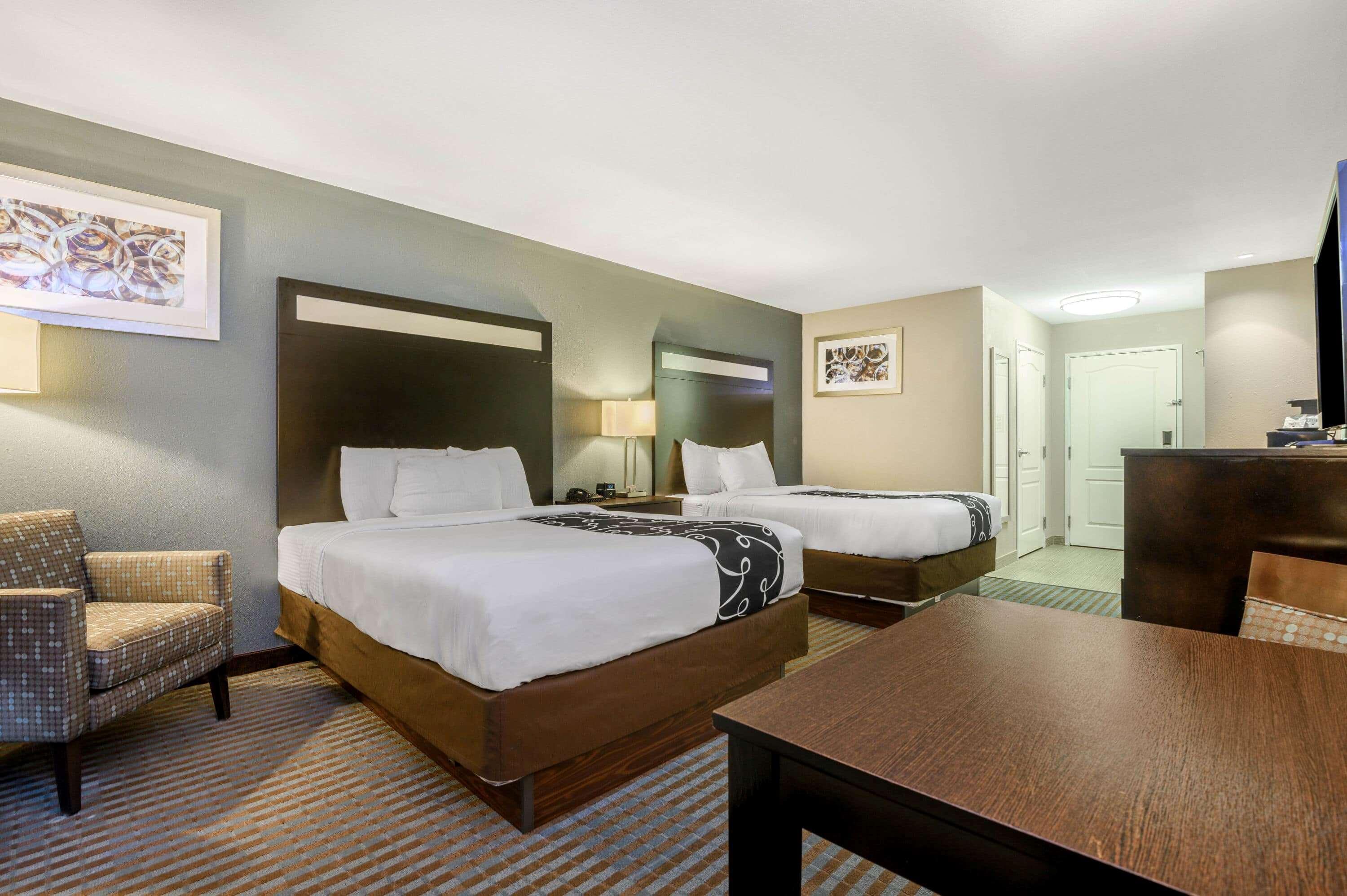 La Quinta Inn & Suites Casino And Bar By Wyndham Glendive Exterior photo
